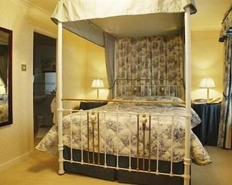 Bishopsgate House Hotel - Beaumaris - Schlafzimmer