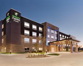 Holiday Inn Express & Suites - West Des Moines - Jordan Creek, An IHG Hotel - West Des Moines - Building