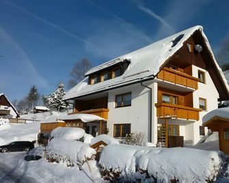 Haus Rosenfelder Fewo Abendsonne - Bernau im Schwarzwald - Edificio
