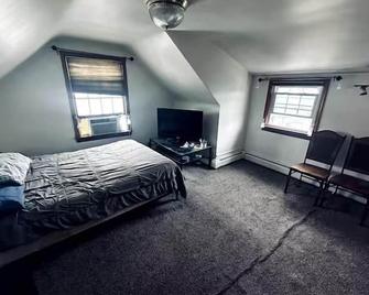 Nyc Commute! King Room Home You Have Been Looking For! - Elmwood Park - Bedroom