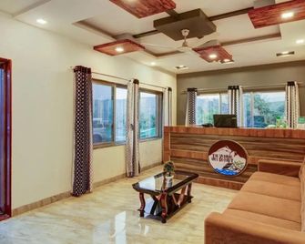 Treebo The Venna Hill - Mahabaleshwar - Huiskamer