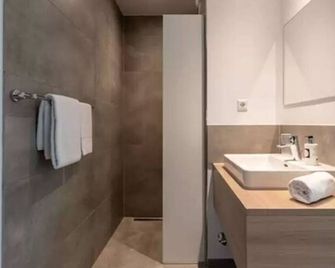 A2 Hotels Wernau Am Quadrium - Wernau - Badkamer