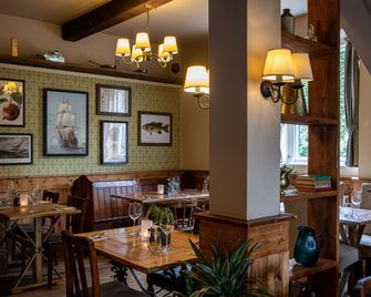 Three Tuns - Helston - Restaurace