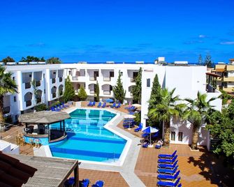 Club Lyda Hotel - Gouves - Piscina