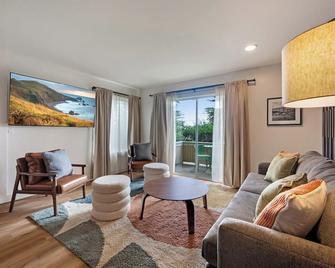 Bodega Coast Inn and Suites - Bodega Bay - Living room