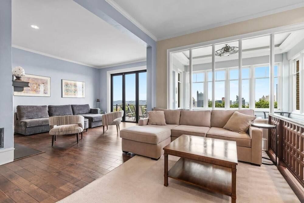 Luxury Pittsburgh Home with Incredible View - Pittsburgh - Sala de estar
