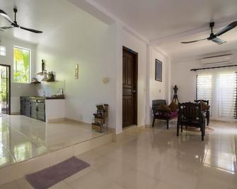 Enkosa 4-Bedroom Wooden Luxury House - Siem Reap - Lobby
