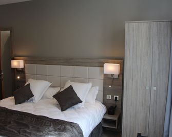 Hôtel L'Esturgeon - Poissy - Bedroom