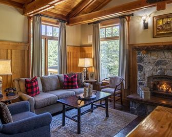 Tamarack Lodge - ממות' לייקס - סלון