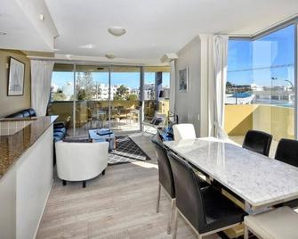 Pumicestone Blue - Caloundra - Dining room