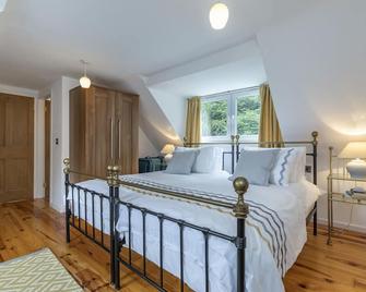 A charming 2 bed cottage in the heart of the popular borders village of Melrose. - Melrose - Bedroom