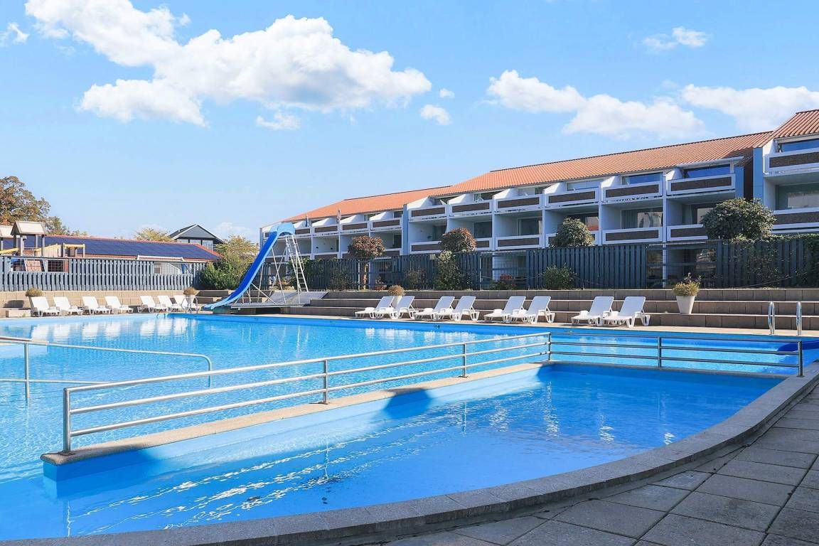 Holiday apartment with terrace, garden & pool | Water view – Faaborg