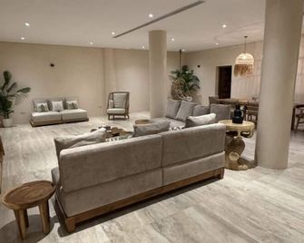 Umm Al Quwain Beach Hotel - Umm Al Qaiwain