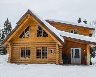 Le Chalet Le Bois Rond Des Ruisseaux - Saint-Tite-des-Caps - Edificio