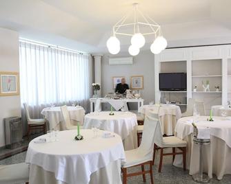 Hotel Barbarella - Giugliano in Campania - Restaurant