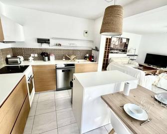 Spacious T3 with Wifi - terrace and parking - Montpellier - Cuisine