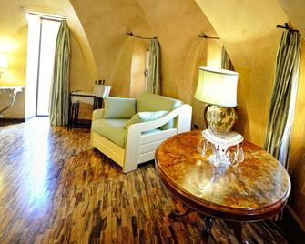 Hotel Porto Pirgos - Parghelia - Вітальня