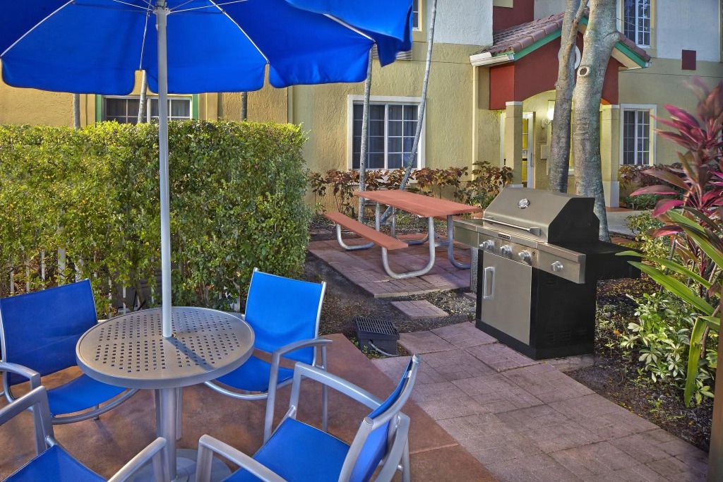 TownePlace Suites by Marriott Fort Lauderdale Weston - Weston - Innenhof