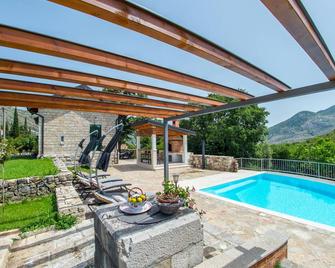 Villa Rosa - Ravno - Piscina