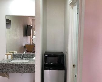 Motel 6 Clute. Tx - Clute - Bedroom