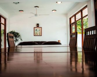 Riverside Inn Fuji - Kalutara - Lobby