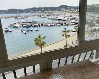 Breathtaking Views Central Location, The Tower On The Port Is Waiting For You. - Forio - Balkon