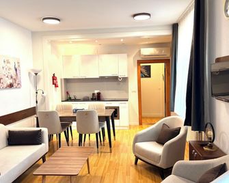 Akomo Bern - Bern - Wohnzimmer