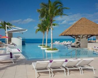 Breathless Cancun Soul Resort And Spa - Cancún - Pool