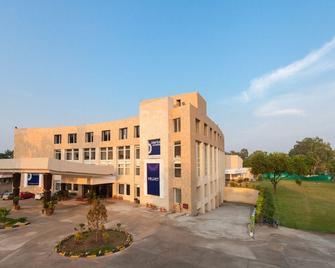 Velvet Clarks Exotica - Chandigarh - Bangunan