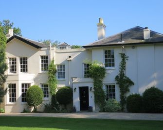 Beautiful Self Contained Flat In A Fine Period Country House - Ringwood - Building