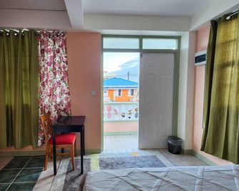 C&M Suites - Roseau