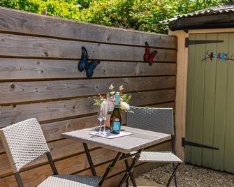 Cosy 2 bedroom Cotswold cottage - Malmesbury - Patio
