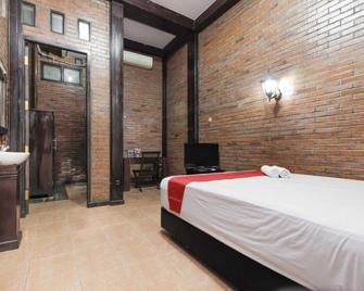 RedDoorz @ Cilandak Timur - Jakarta - Bedroom