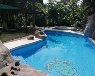 Mundo Goub'art - Cabuya - Pool