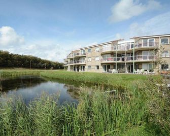 Apartment by The Sea in Residence Julian - Julianadorp - Building