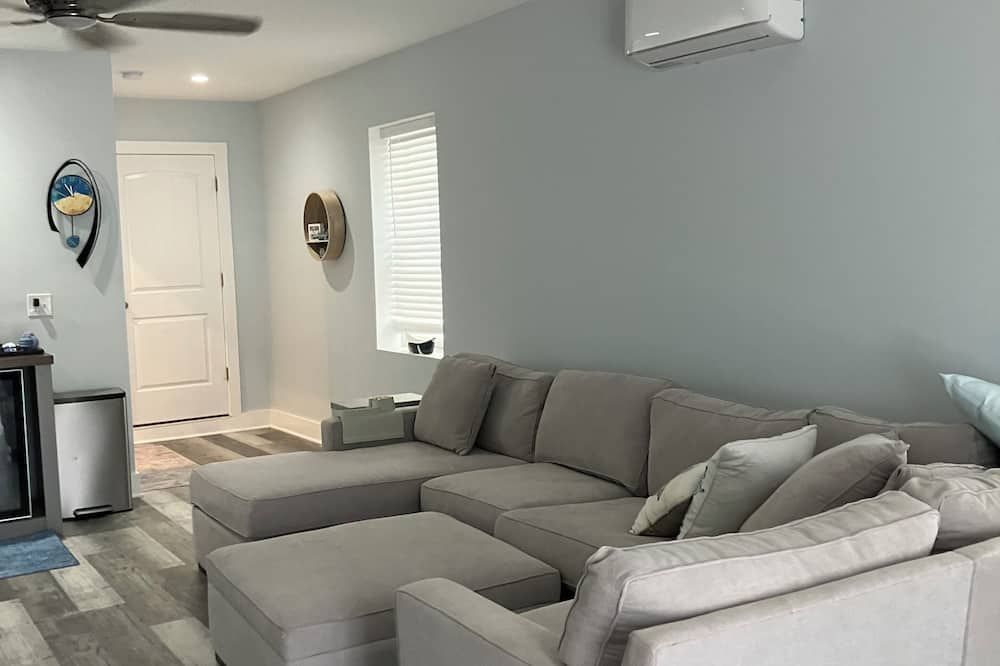 Cozy Bayside Retreat - King Bed - Fire Pit - Minutes to Sandy Hook & Nyc Ferry