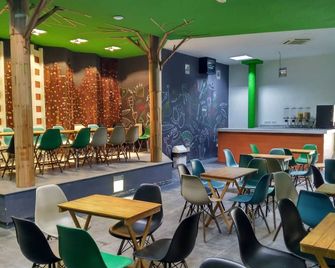 موشن تشويكا - هوستل - مدريد - مطعم