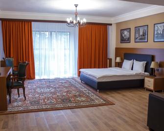 Hotel Plaza Viktoria - Gyumri - Bedroom