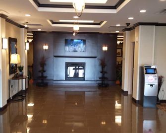 Holiday Inn Express & Suites Cambridge - Cambridge - Lobby