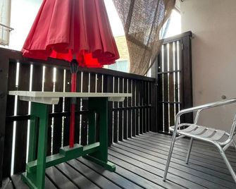 A private 2nd floor townhouse in the center of Izu / Izumo Shimane - Izumo - Balkon