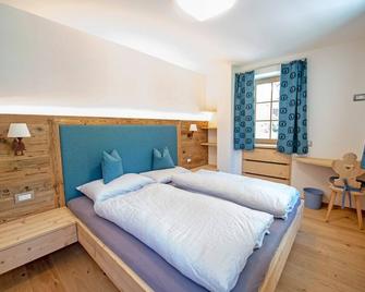 Apartments Alpen Domus - Selva di Val Gardena - Bedroom