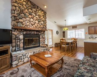 Inside Yosemite Upper Cascades - Yosemite West - Sala de estar