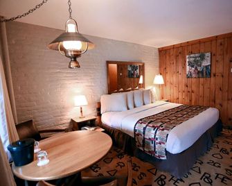 Dude Rancher Lodge - Billings - Bedroom