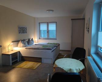 Ferienwohnung 1 barrierefrei - Schmiedefeld am Rennsteig - Schlafzimmer