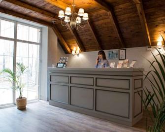 Premier Geneva Hotel - אודסה - דלפק קבלה