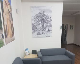 Albergue Turistico La Peregrina - Ов'єдо - Вітальня