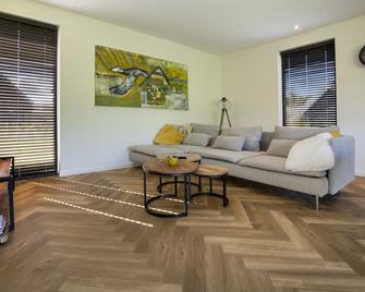 Villa in Friesland with Garden and Terrace - Sint Nicolaasga - Living room