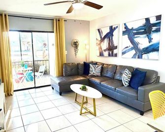Oasis 119 - Kennedy Space - Titusville - Olohuone