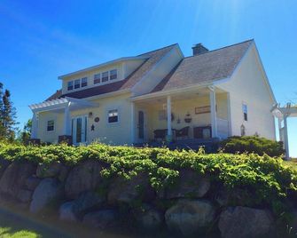 Lantern Hill & Hollow - Ingonish Beach - Edificio