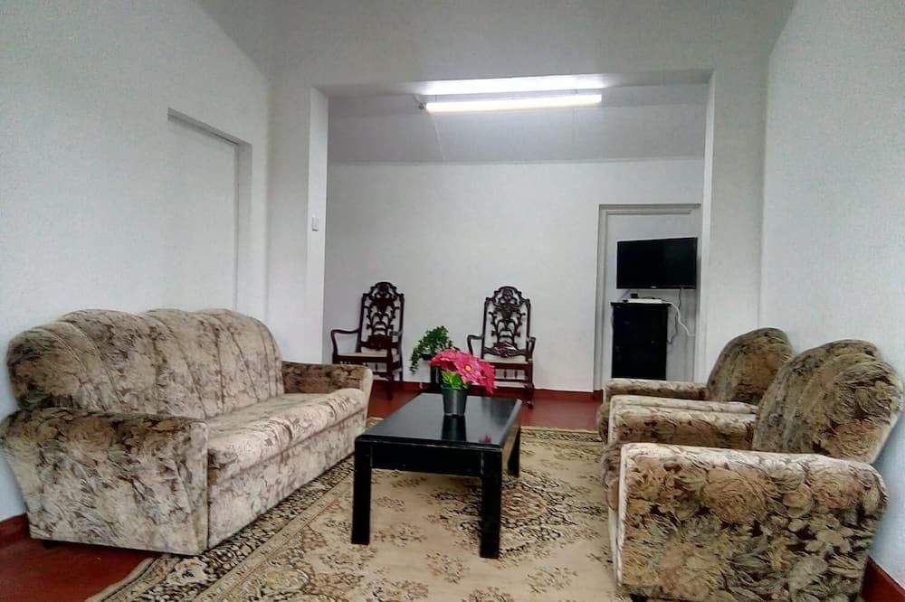 White Cottage Nuwara Eliya - נווארה אליה - סלון
